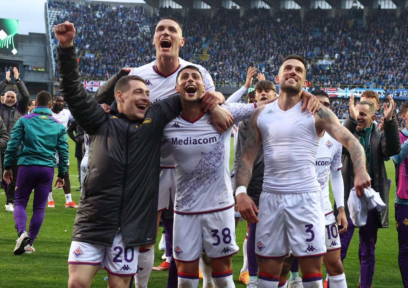 Soccer Football - Europa Conference League - Semi Final - Second Leg - Club Brugge v Fiorentina - Jan Breydel Stadium, Bruges, Belgium - May 8, 2024  Fiorentina's Andrea Belotti, Nikola Milenkovic, Rolando Mandragora and Cristiano Biraghi celebrate after the match REUTERS
