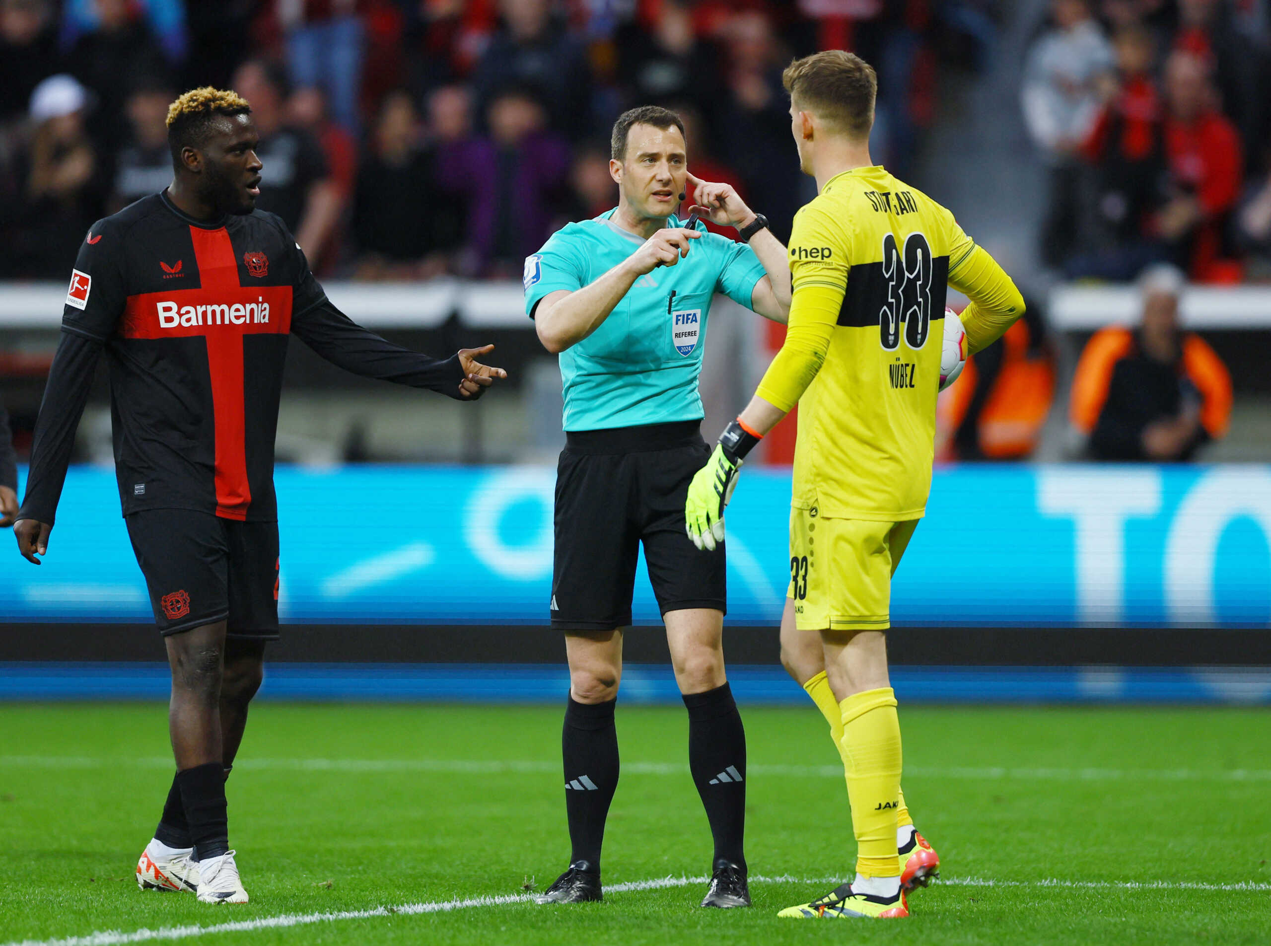 Soccer Football - Bundesliga - Bayer Leverkusen v VfB Stuttgart - BayArena, Leverkusen, Germany - April 27, 2024 VfB Stuttgart's Alexander Nubel talks to referee Felix Zwayer REUTERS