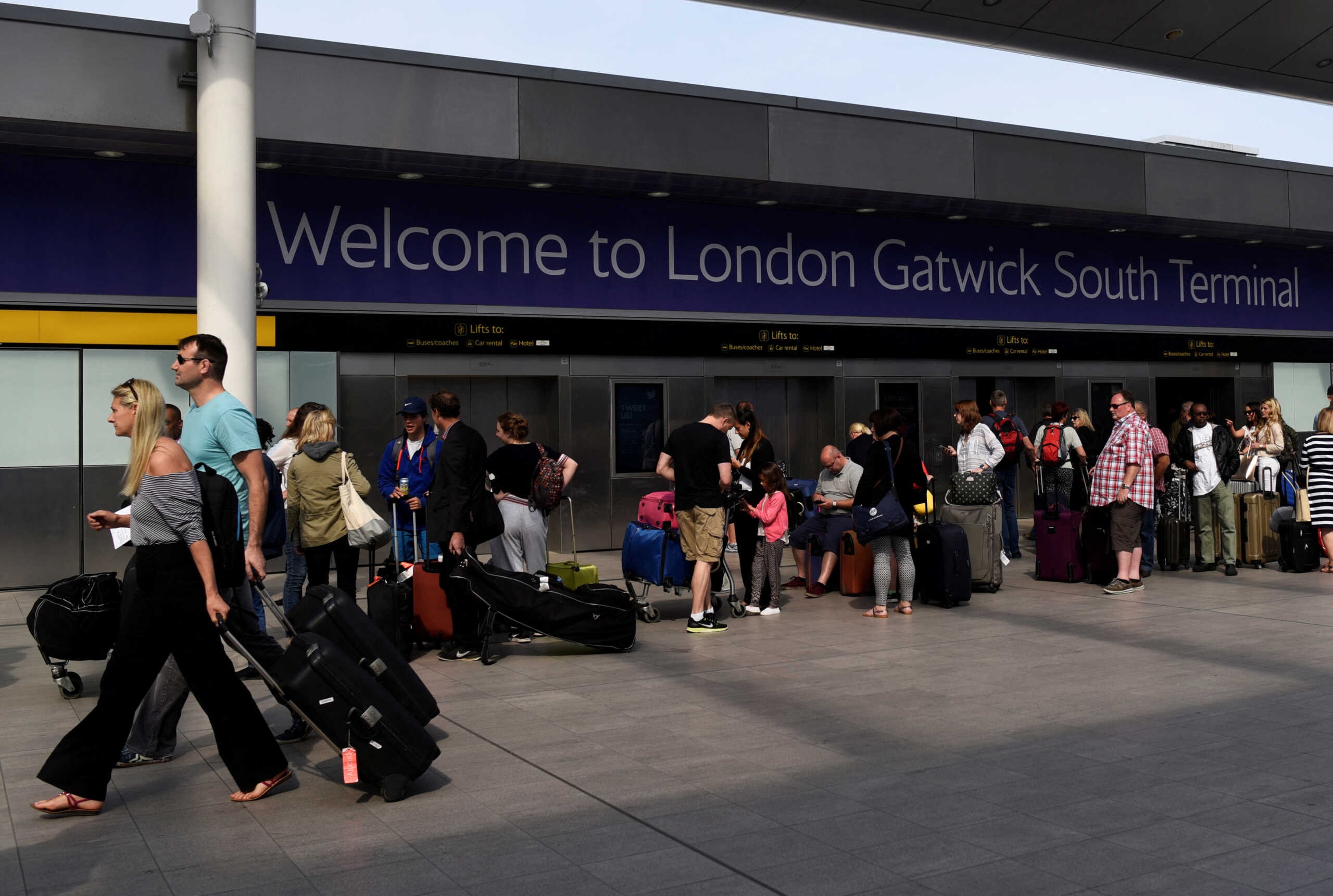 Βρετανία: Εκκενώθηκε τμήμα στο αεροδρόμιο του Gatwick μετά από συναγερμό για πυρκαγιά