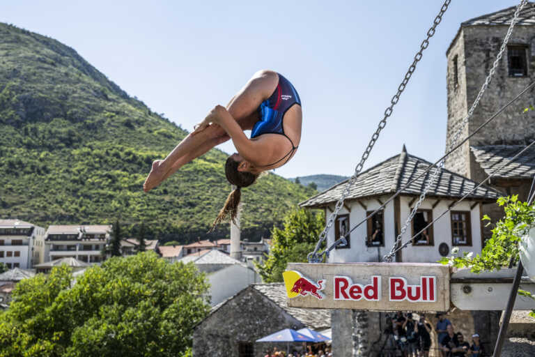 Red Bull Cliff Diving: Πώς να προπονηθείς για βουτιές από τα 27 μέτρα