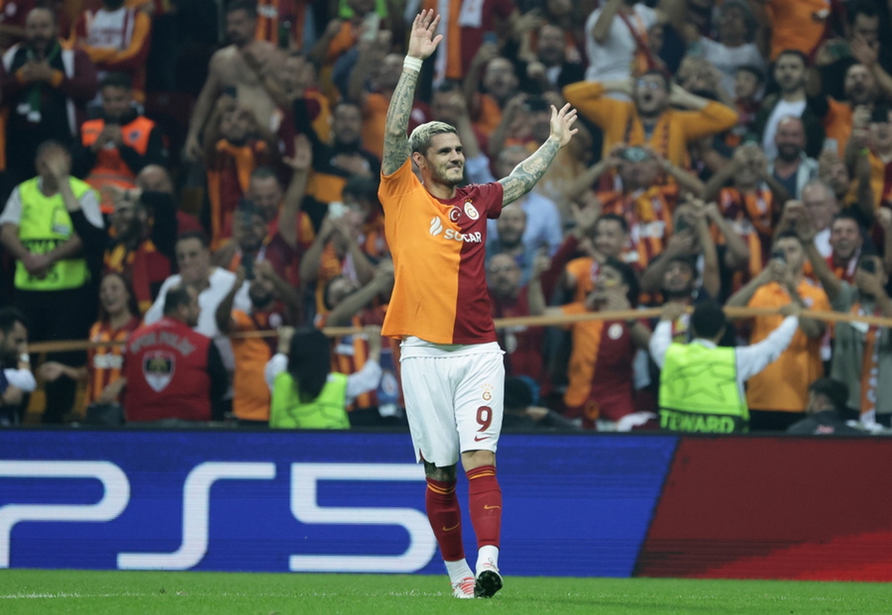 epa10936563 Mauro Icardi of Galatasaray celebrates after scoring the 1-1 during the UEFA Champions League Group A soccer match between Galatasray SK and FC Bayern Munich in Istanbul, Turkey, 24 October 2023.  EPA
