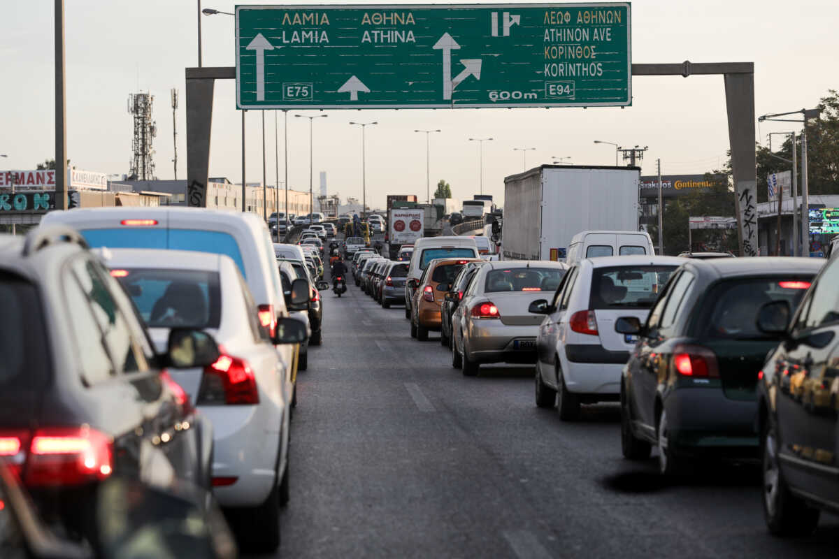 ΚΙΝΗΣΗ ΣΤΗ ΛΕΩΦΟΡΟ ΚΗΦΙΣΟΥ (ΦΩΤΟΓΡΑΦΙΑ ΑΡΧΕΙΟΥ) (ΓΙΑΝΝΗΣ ΠΑΝΑΓΟΠΟΥΛΟΣ