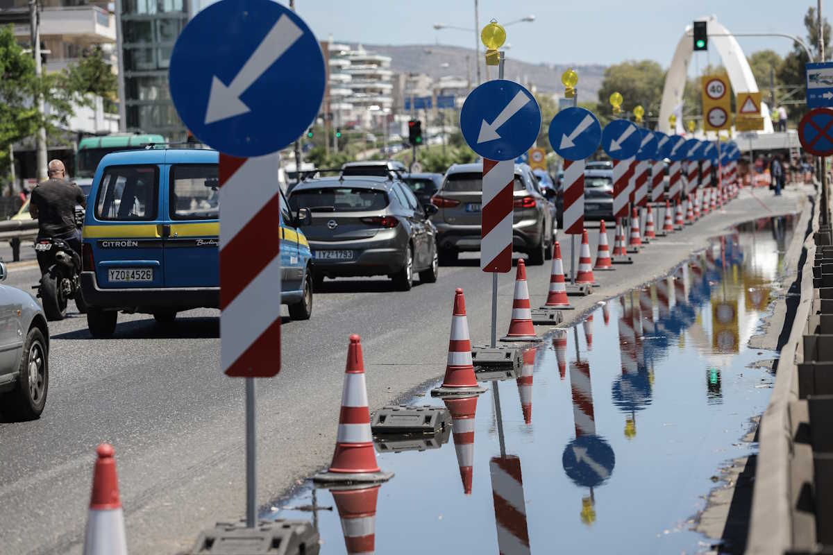 Κυκλοφοριακές ρυθμίσεις στην λεωφόρο Ποσειδώνος, στην περιοχή δήμου Αλίμου, λόγω εκτέλεσης εργασιών τοποθέτησης πεζογέφυρας την Παρασκευή 5 Ιουνίου 2020.
(EUROKINISSI