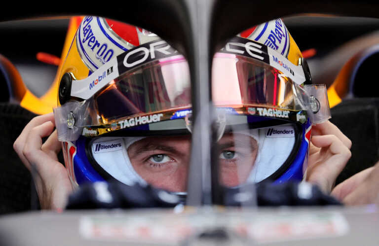 Formula 1: Ο Μαξ Φερστάπεν πήρε την pole position στην Ίμολα και ισοφάρισε ιστορικό ρεκόρ του Άιρτον Σένα
