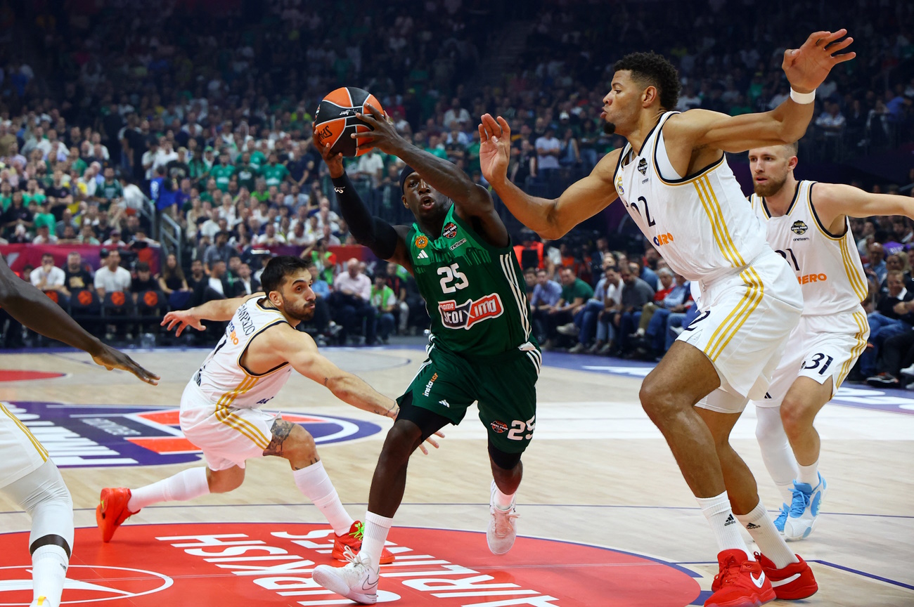 Basketball - EuroLeague - Final - Real Madrid v Panathinaikos BC - Uber Arena, Berlin, Germany - May 26, 2024 Panathinaikos BC's Kendrick Nunn in action with Real Madrid's Walter Tavares REUTERS