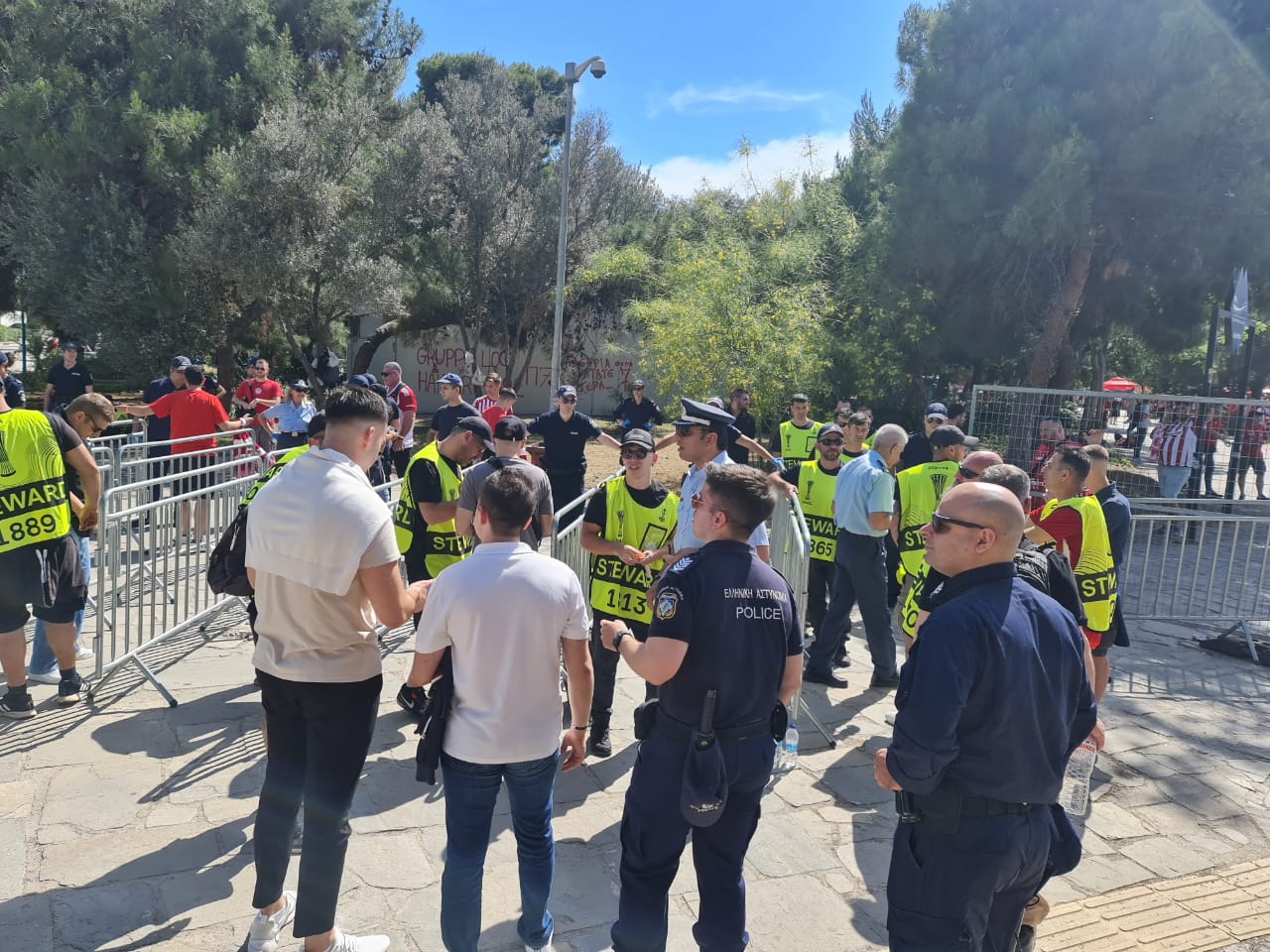 Ολυμπιακός – Φιορεντίνα: Η UEFA ακυρώνει μπλε εισιτήρια που είχαν πάρει οι Έλληνες φίλαθλοι