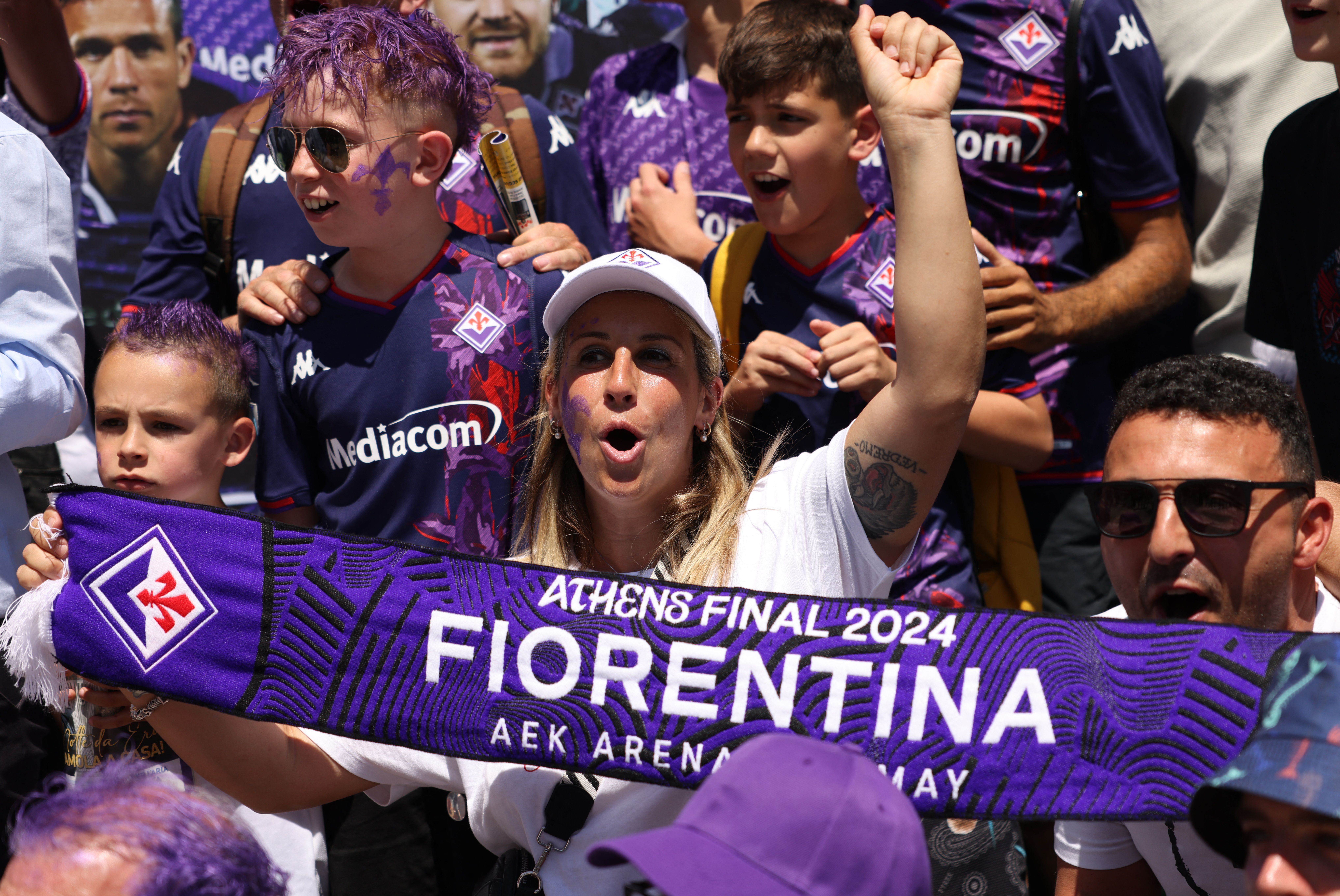 Soccer Football - Europa Conference League - Final - Olympiacos v Fiorentina - Agia Sophia Stadium, Athens, Greece - May 29, 2024 Fiorentina fans are seen outside the stadium before the match REUTERS