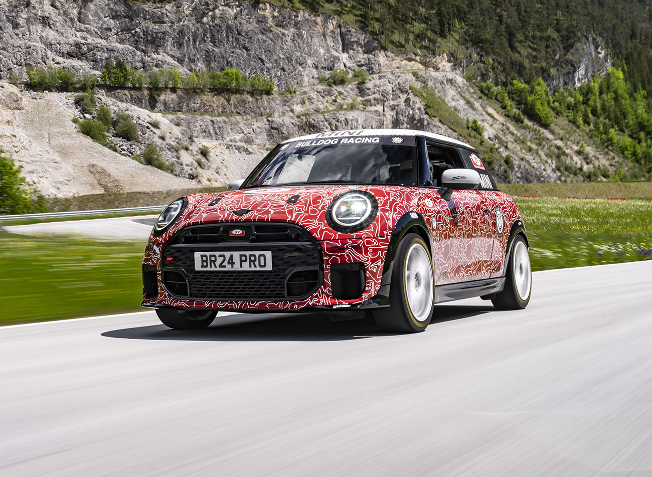 Το νέο MINI John Cooper Works θα κάνει το ντεμπούτο του στις 24 Ώρες του Nürburgring