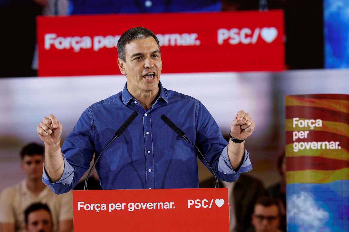 FILE PHOTO: Spain's Prime Minister Pedro Sanchez speaks during an event in support of Socialist candidate (PSC) for Catalan elections Salvador Illa, in Sant Boi de Llobregat, near Barcelona, Spain, May 2, 2024. REUTERS
