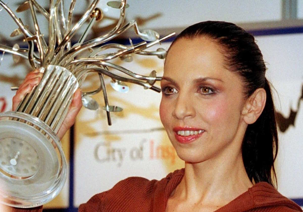 Turkish singer Sertab Erener holds up the trophy after Turkey on Saturday, 24 May 2003, won the Eurovision Song Contest for the first time ever at Riga's Olympic Skonto Hall. Erener is one of the most popular singers in her country, with her albums being widely sold both at home and abroad. She has sung with singers like Jose Carreras and Ricky Martin.   EPA-PHOTO