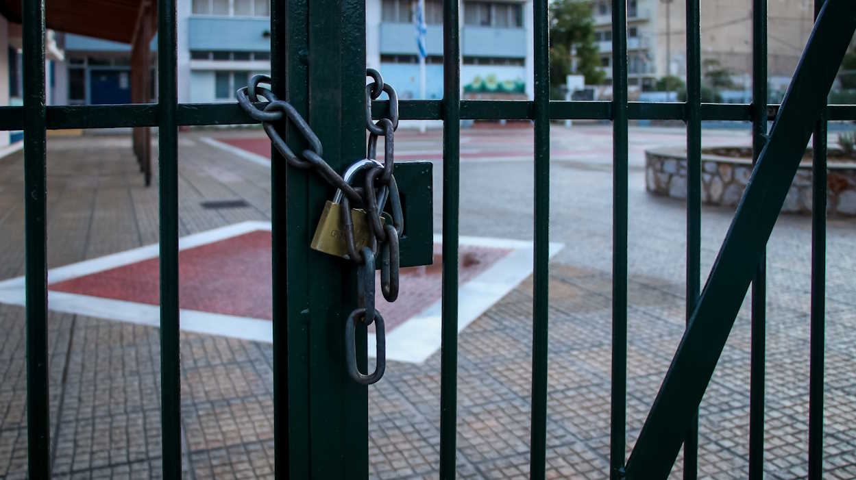 Κλειστά σήμερα τα σχολεία στην Αττική.  Παρασκευή 15 Οκτωβρίου 2021  (ΤΑΚΗΣ ΣΑΓΙΑΣ