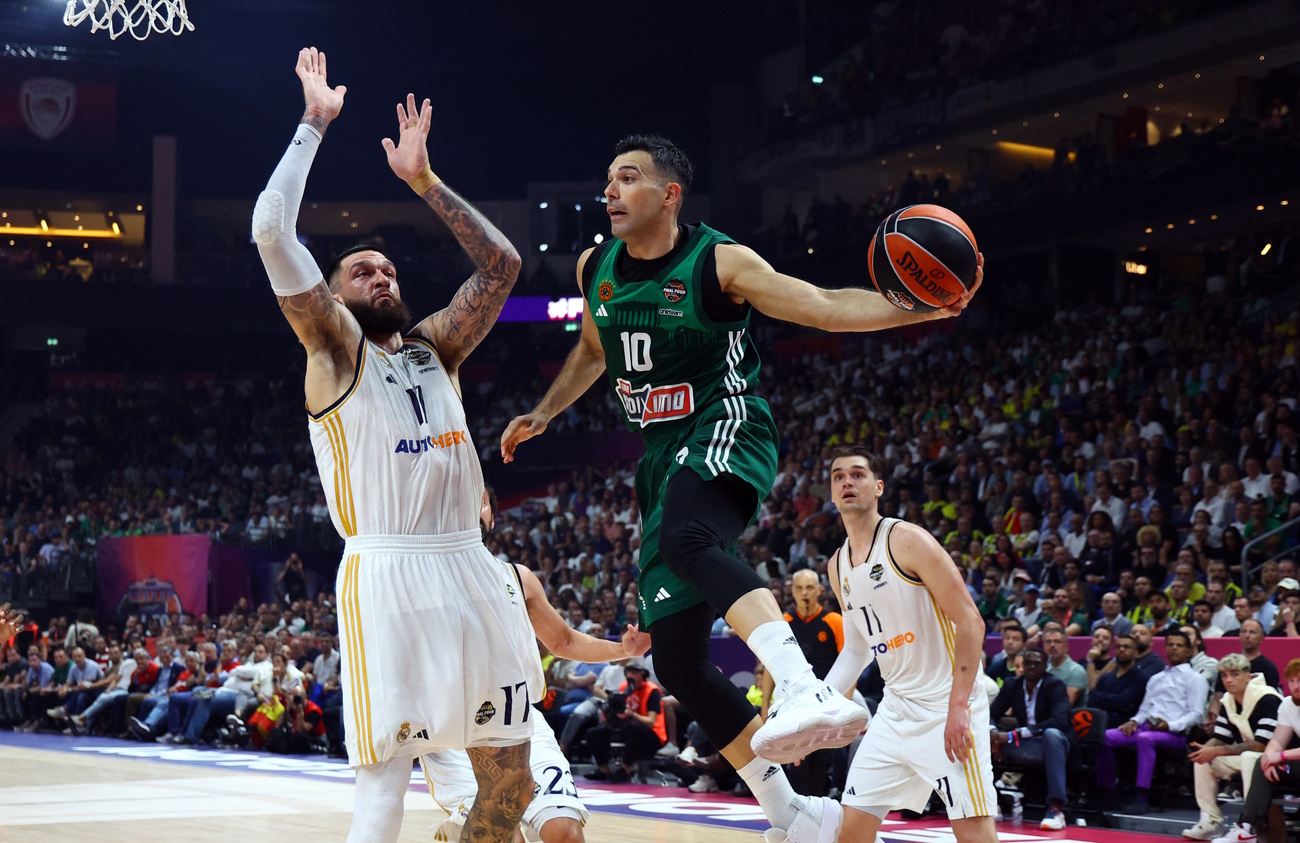 Basketball - EuroLeague - Final - Real Madrid v Panathinaikos BC - Uber Arena, Berlin, Germany - May 26, 2024 Panathinaikos BC's Kostas Sloukas in action with Real Madrid's Vincent Poirier REUTERS