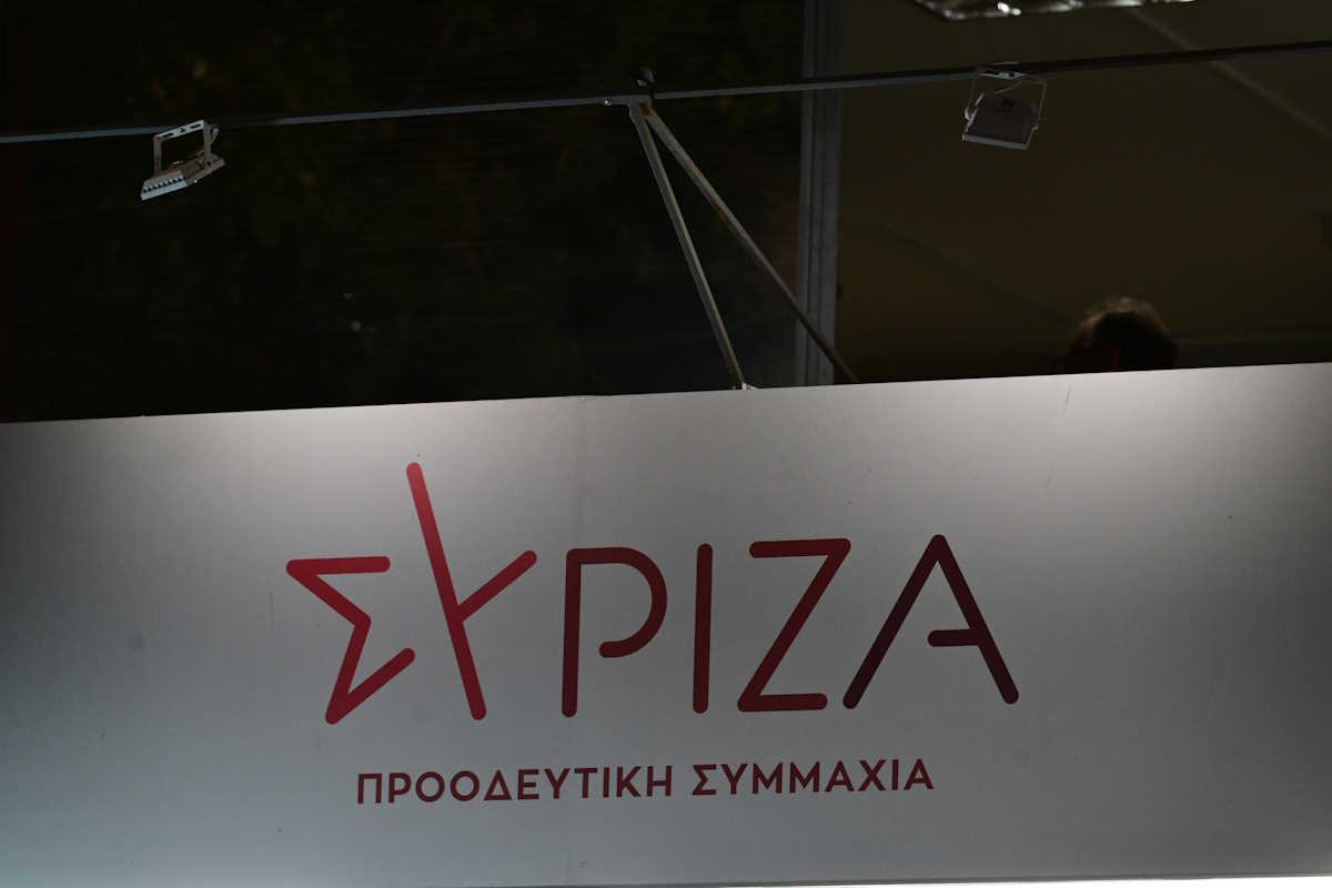 Στιγμιότυπο από τα γραφεία του ΣΥΡΙΖΑ - Προοδευτική Συμμαχία το βράδυ των προκριματικών εκλογών για τους υποψηφίους για το ευρωψηφοδέλτιο του ΣΥΡΙΖΑ - Προοδευτική Συμμαχία, Κυριακή 14 Απριλίου 2024. 
(ΤΑΤΙΑΝΑ ΜΠΟΛΑΡΗ