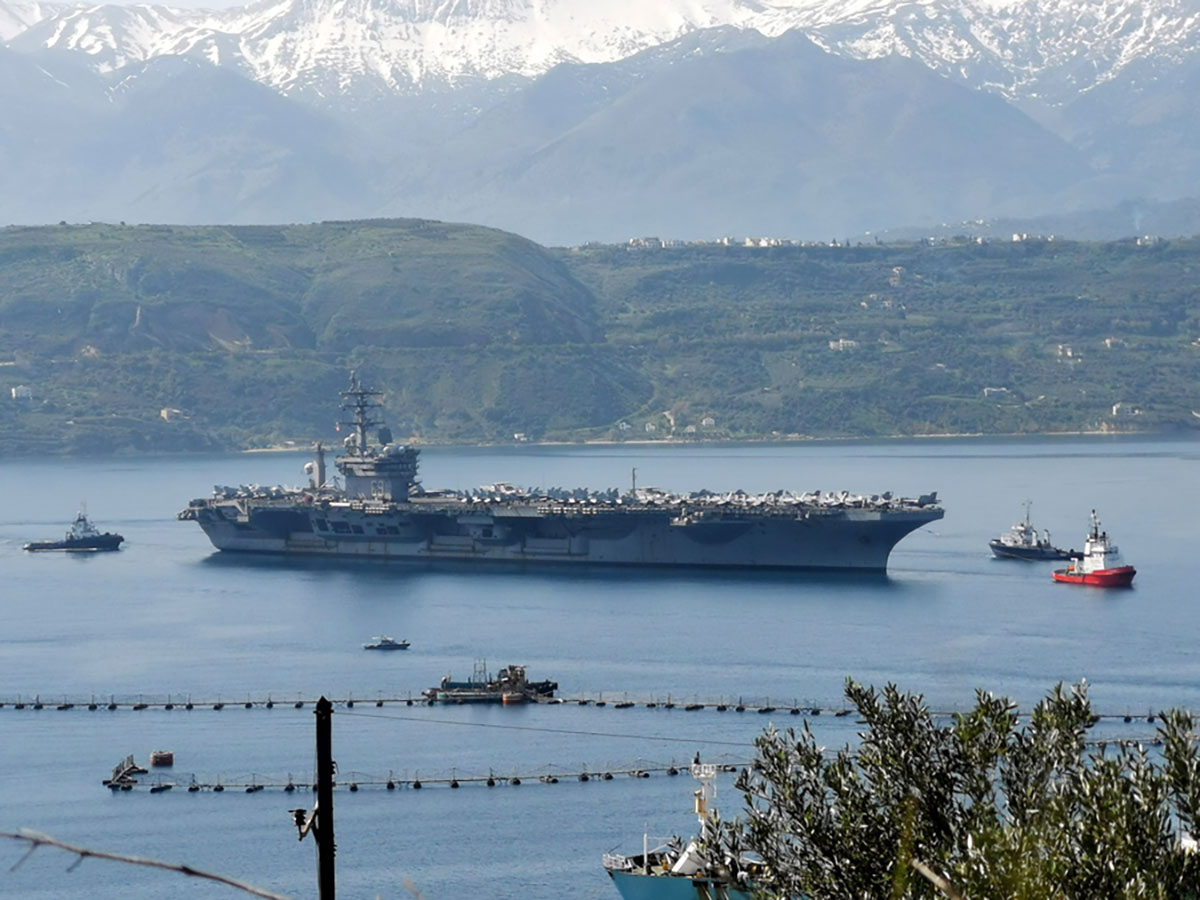 Χούθι: Χτυπήσαμε το αεροπλανοφόρο Αιζενχάουερ