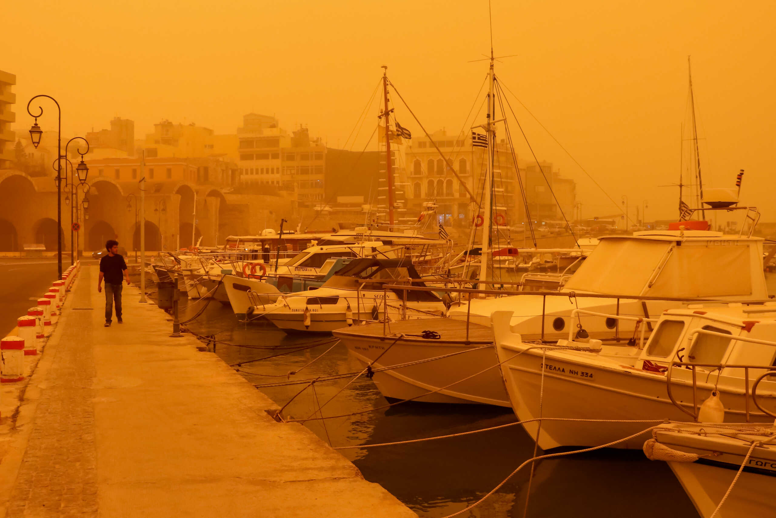 Temperatures in Crete exceeded 35 degrees, protective measures for African dust
