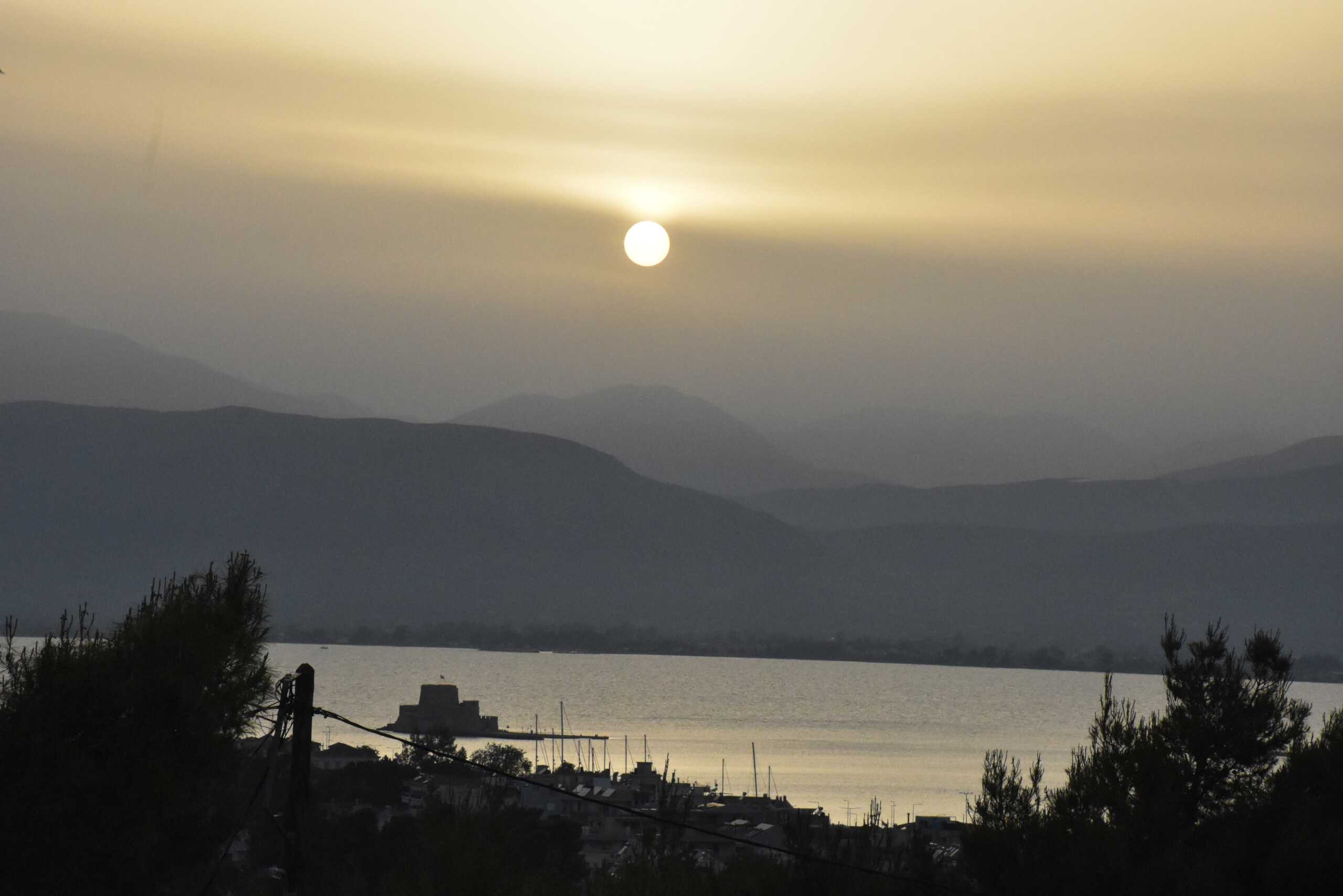 ΚΑΙΡΟΣ - ΑΦΡΙΚΑΝΙΚΗ ΣΚΟΝΗ ΣΤΟ ΝΑΥΠΛΙΟ. (ΒΑΣΙΛΗΣ ΠΑΠΑΔΟΠΟΥΛΟΣ