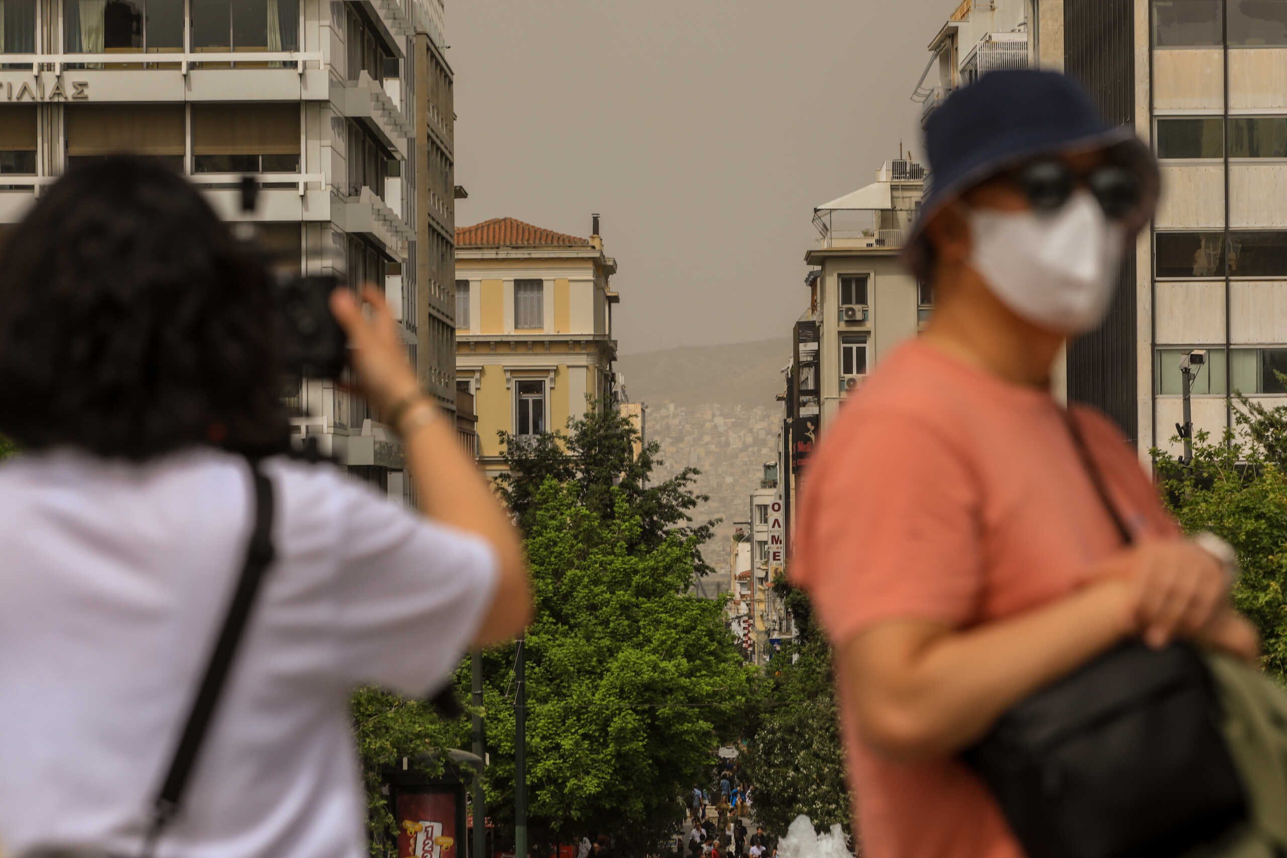 ΑΦΡΙΚΑΝΙΚΗ ΣΚΟΝΗ -ΜΕΤΡΑ ΑΥΤΟΠΡΟΣΤΑΣΙΑΣ ΧΡΗΣΗ ΜΑΣΚΑΣ (EUROKINISSI