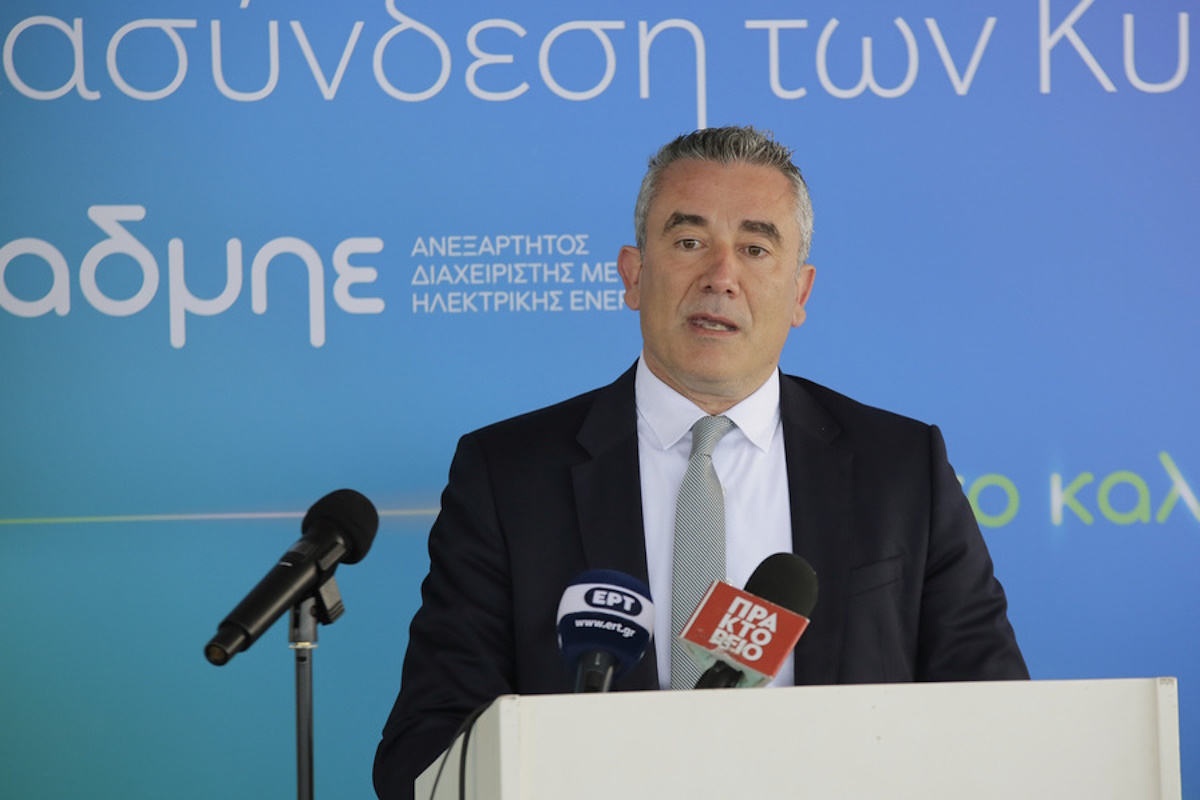 Ο Αλέξης Αλεξίου, Δ