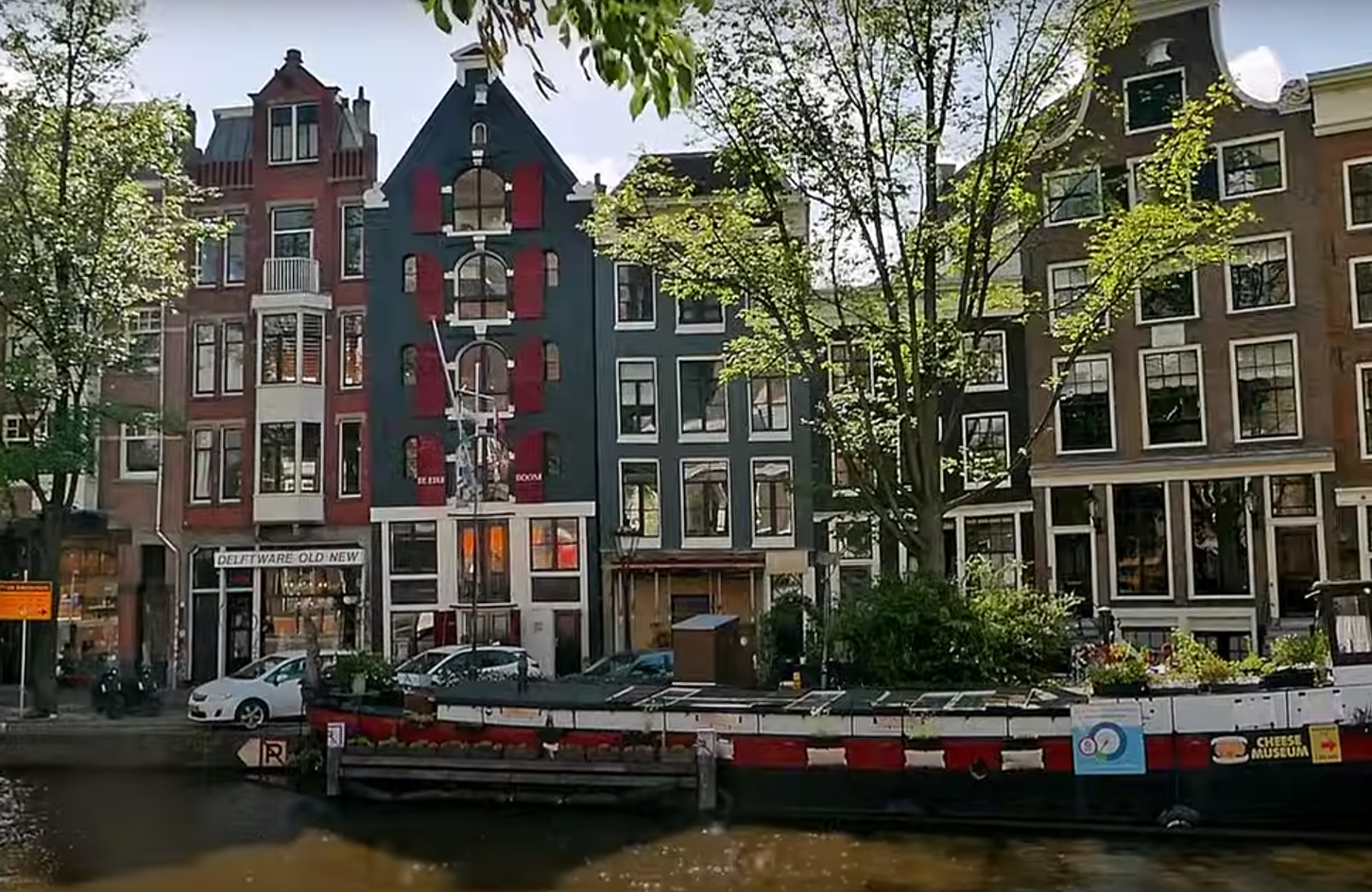 Ολλανδία: Θέση στάθμευσης σε εμπορικό δρόμο του Άμστερνταμ πωλείται 495.000 ευρώ