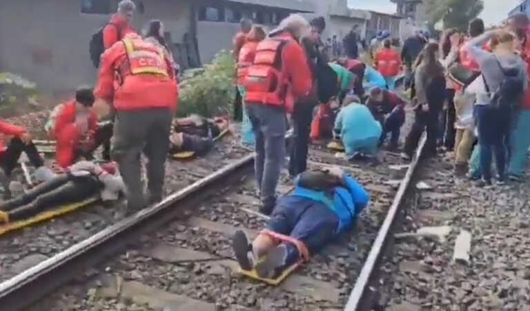Τουλάχιστον 30 τραυματίες από σύγκρουση τρένων στο Μπουένος  Άιρες