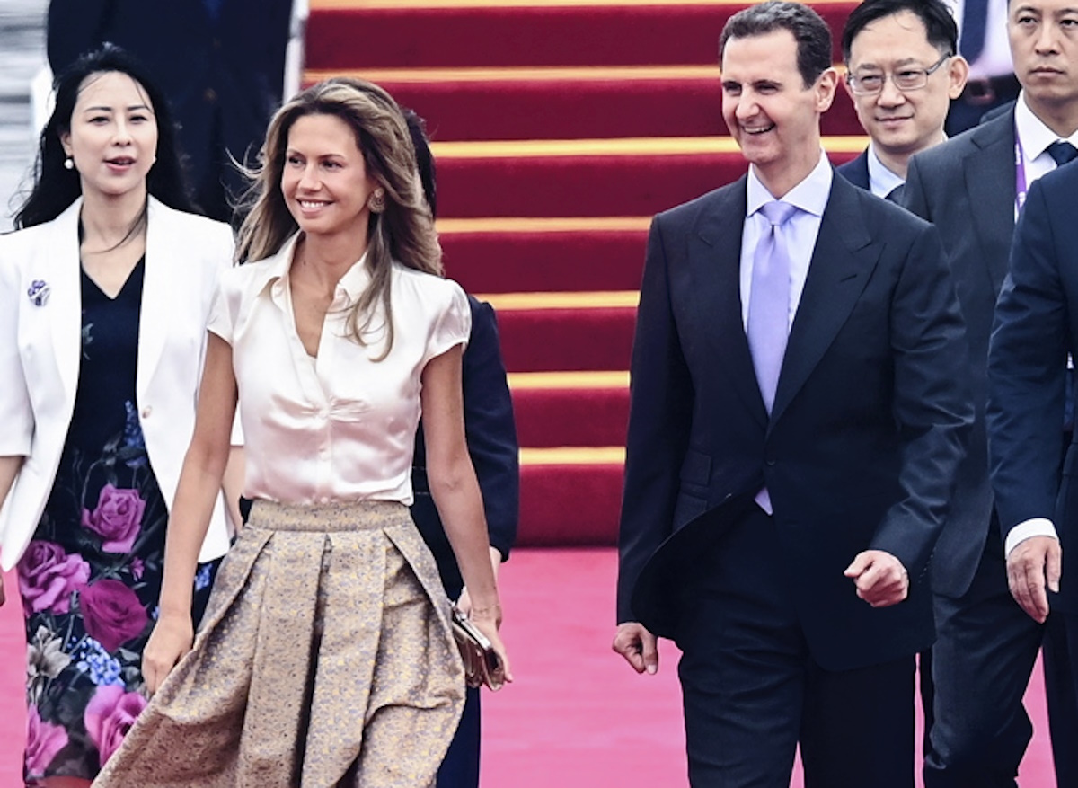 epa10873650 Syrian President Bashar al-Assad (4-R) and his spouse Asma al-Assad (2-L) arrive in Hangzhou, China, 21 September 2023. Al-Assad arrived on 21 Sepotember in China to attend the opening ceremony of the 19th Asian Games.  EPA