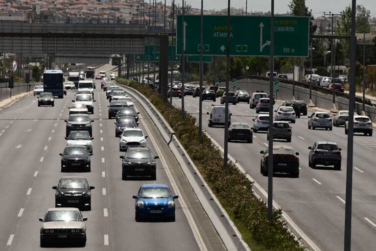 Τέλη κυκλοφορίας: Έρχονται οι «καμπάνες» από το 2025 για τα παλιά και ρυπογόνα αυτοκίνητα
