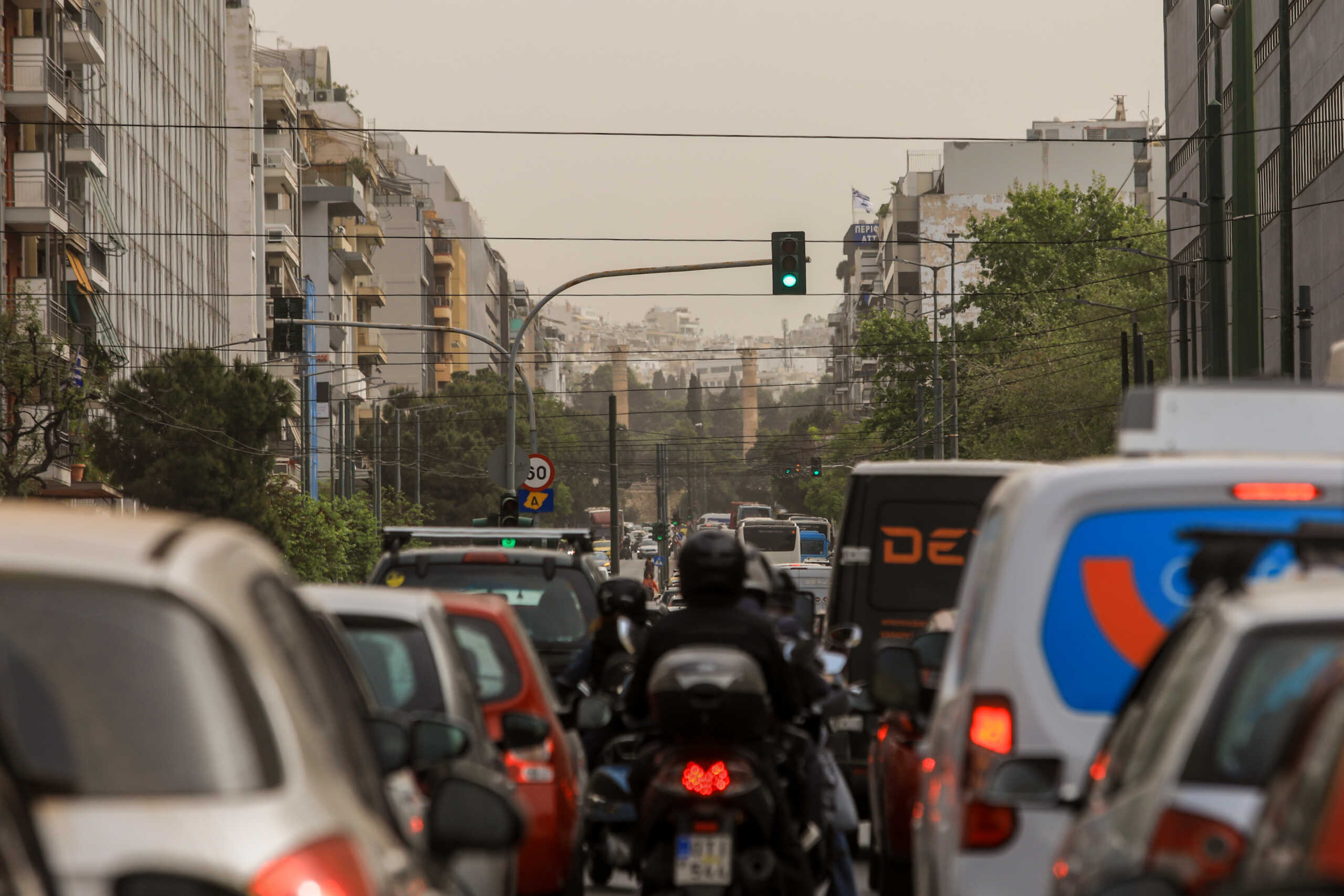 ΑΑΔΕ: Μπαίνει τέλος στα ανασφάλιστα οχήματα και σε όσους δεν περνούν από ΚΤΕΟ – Πώς διαμορφώνονται τα πρόστιμα