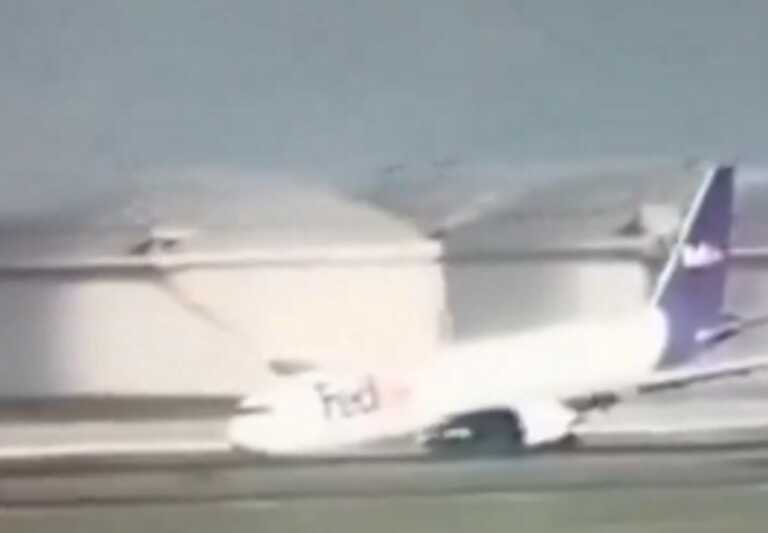 Βίντεο ντοκουμέντο με Boeing 767 να κάνει αναγκαστική προσγείωση με την άτρακτο στο αεροδρόμιο της Κωνσταντινούπολης