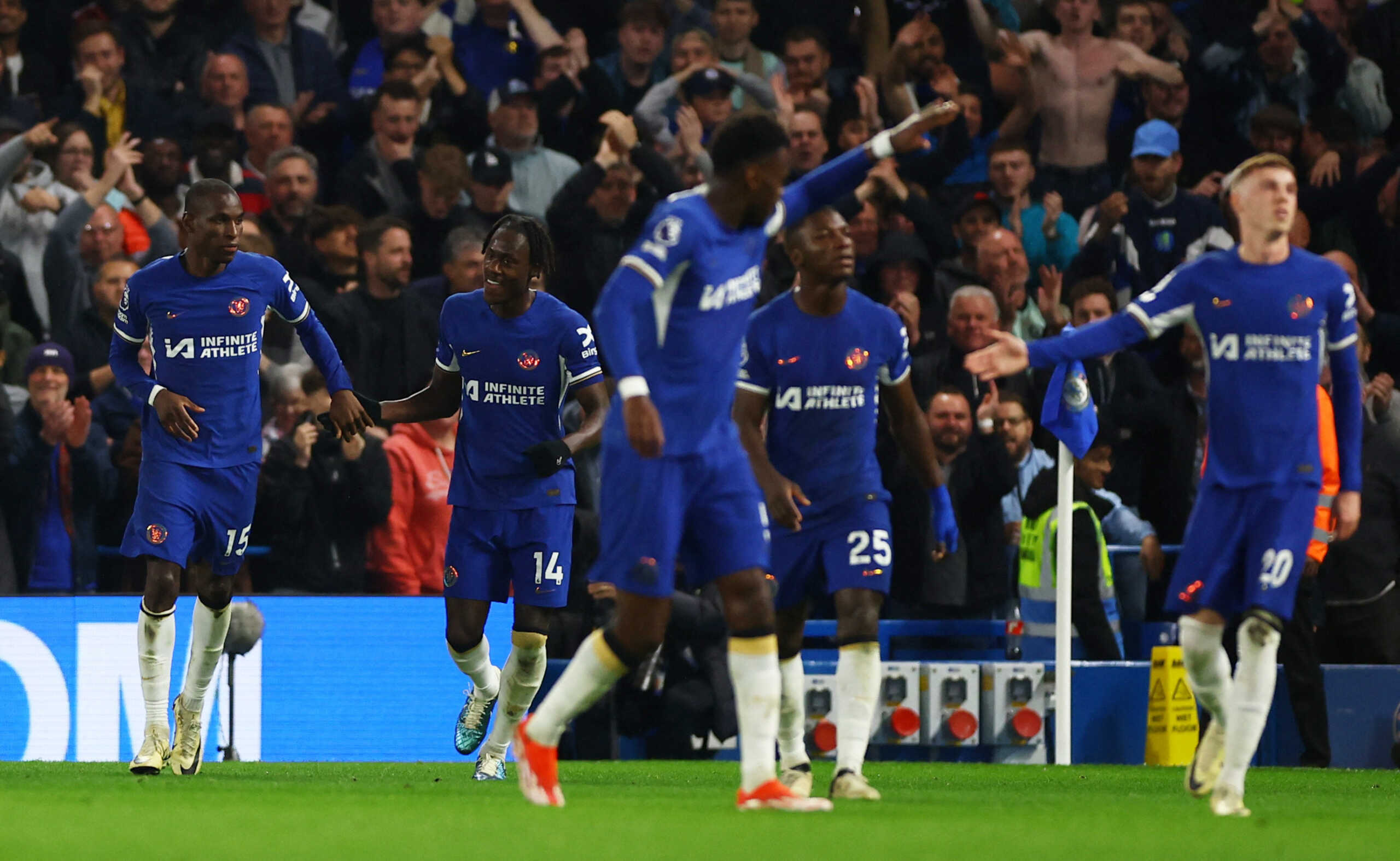 Soccer Football - Premier League - Chelsea v Tottenham Hotspur - Stamford Bridge, London, Britain - May 2, 2024  Chelsea's Nicolas Jackson celebrates scoring their second goal with Trevoh Chalobah and teammates Action Images via Reuters
