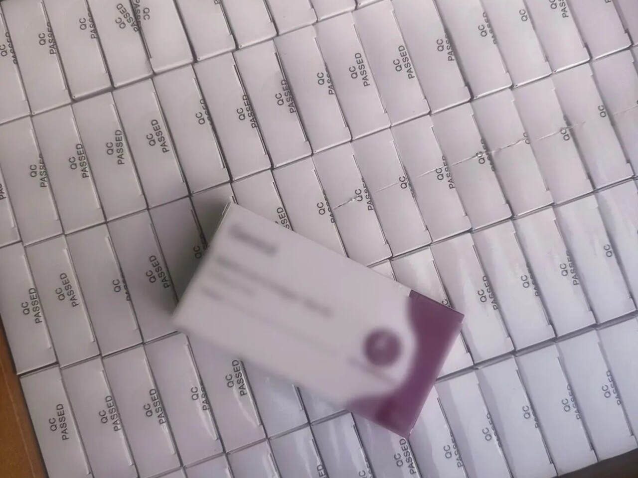 Αλλοδαποί σχεδίαζαν μπίζνα 1,6 εκατ. ευρώ με μάσκες και τεστ κορονοϊού – Αλλοίωναν την ημερομηνία λήξης και τα «έσπρωχναν» στην αγορά