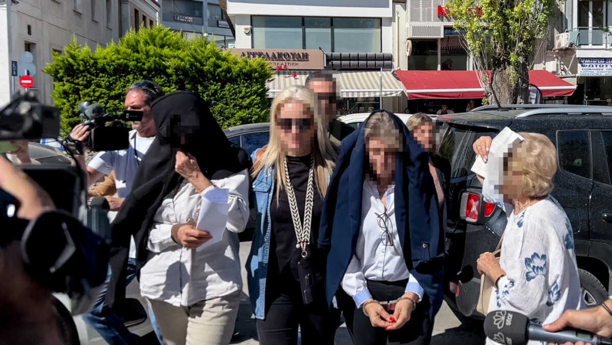Στον ανακριτή οι κατηγορούμενοι εφοριακοί για την υπόθεση εκβίασης επιχειρηματιών στη Χαλκίδα. Παρασκευή 24 Μαΐου 2024. (EUROKINISSI)