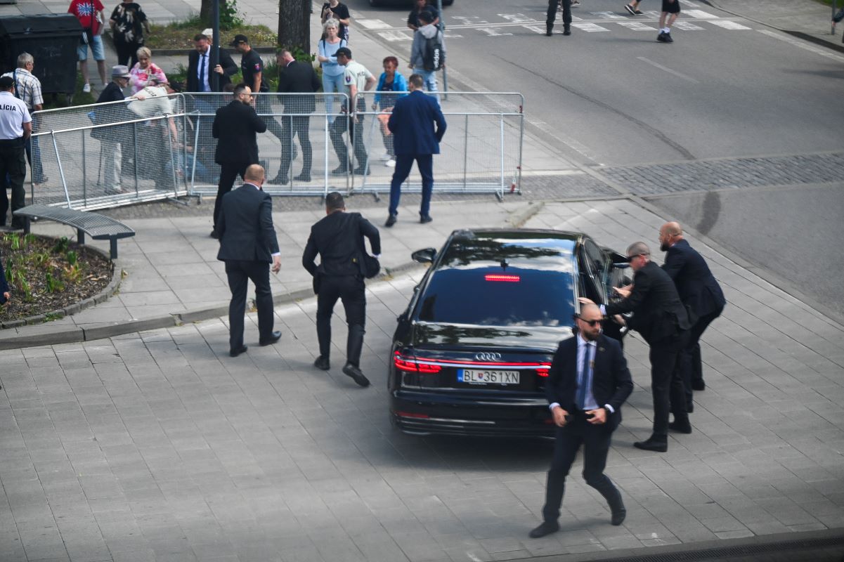 Ρόμπερτ Φίτσο: Σε κρίσιμη αλλά σταθερή κατάσταση ο Σλοβάκος πρωθυπουργός
