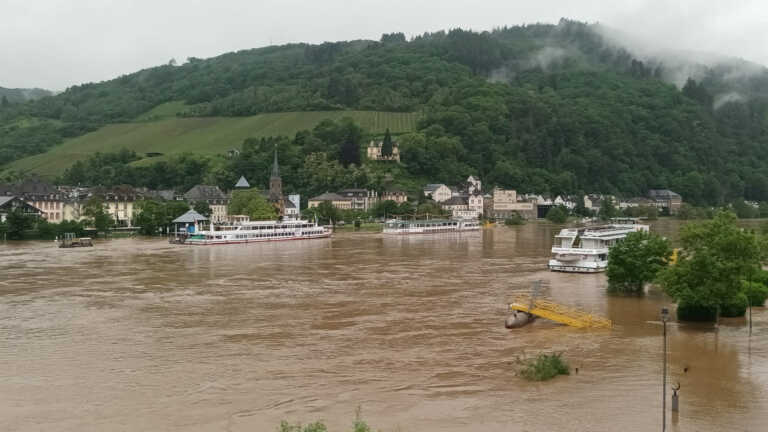 «Πνίγονται» από καταρρακτώδεις βροχές Γερμανία και Γαλλία – Πλημμύρες στη Λιέγη