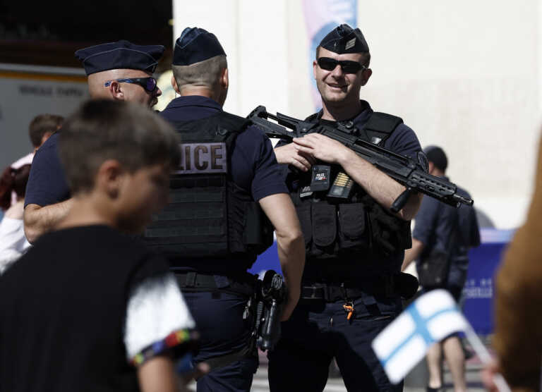 Ανδρας απειλούσε να βάλει φωτιά σε συναγωγή στη Γαλλία - Έπεσε νεκρός από τα πυρά αστυνομικών