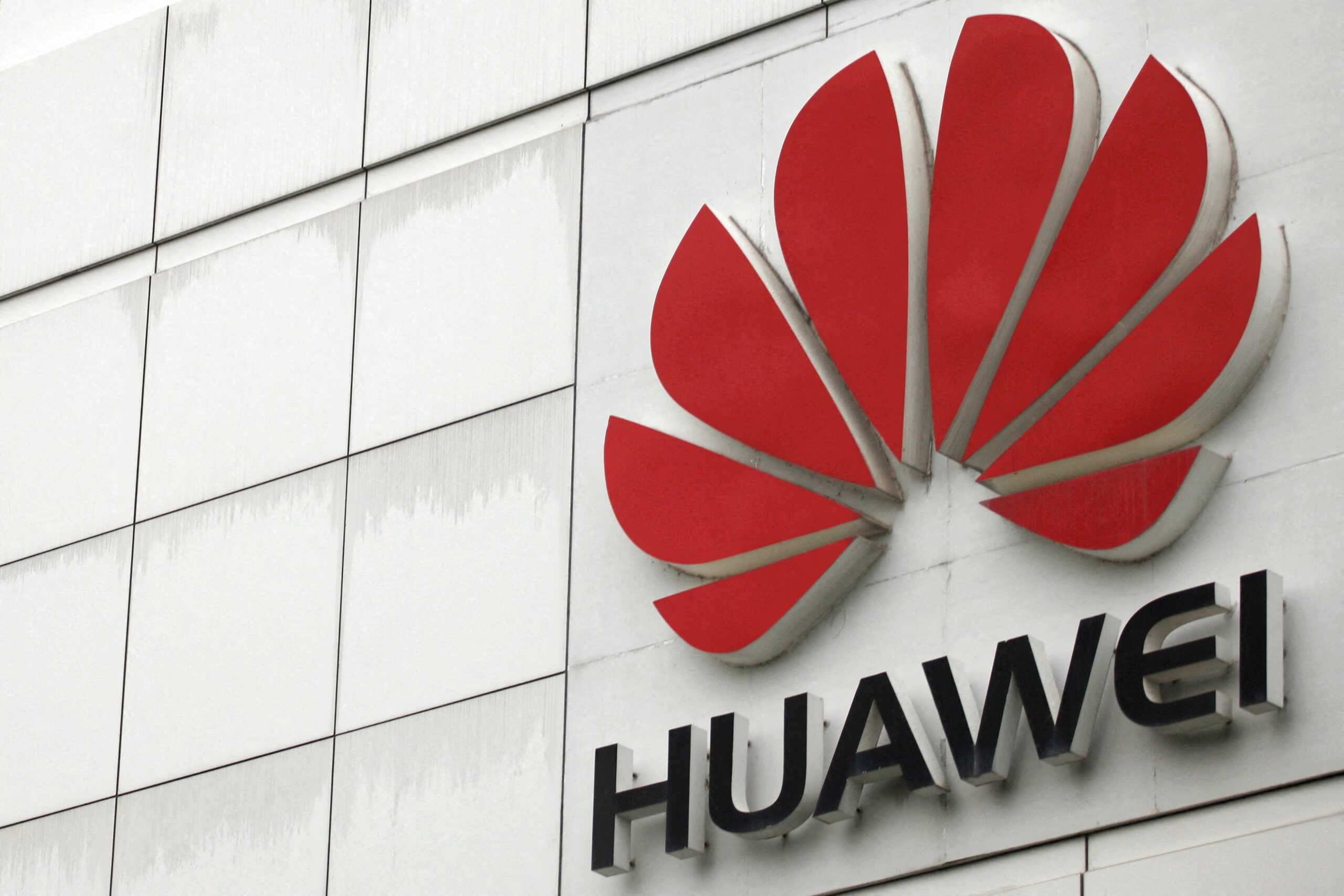 FILE PHOTO: The logo of the Huawei Technologies Co. Ltd. is seen outside its headquarters in Shenzhen, Guangdong province, April 17, 2012. REUTERS