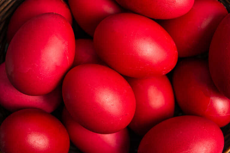 Συμβουλές για τα τέλεια κόκκινα πασχαλινά αυγά