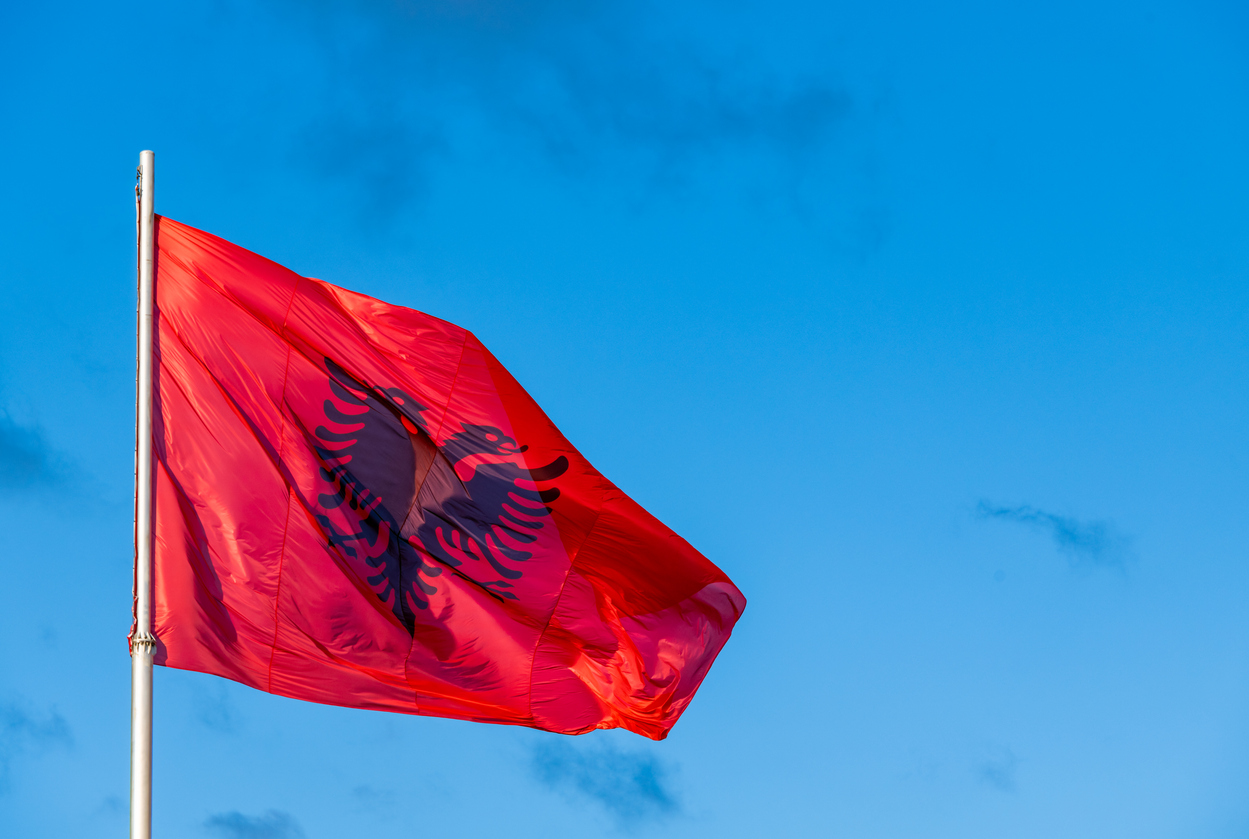 Μειώνεται το «ειδικό βάρος» της Ελλάδας στην αλβανική οικονομία 