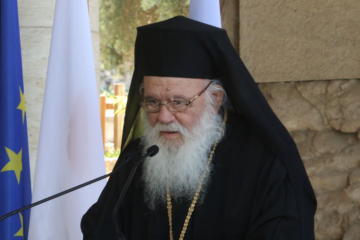 Αρχιεπίσκοπος Ιερώνυμος: Οργισμένη αντίδραση για fake βίντεο στο TikTok – «Βαρύτατα προσβλητική και χυδαία πράξη»