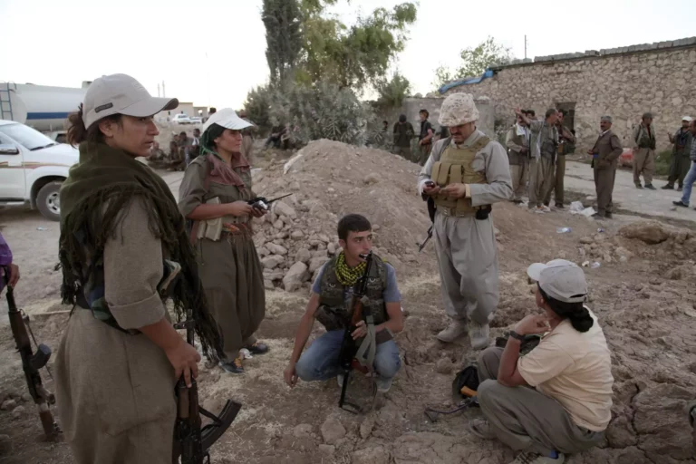 Σειρά αεροπορικών πληγμάτων από την Τουρκία στο βόρειο Ιράκ: Νεκρά 16 μέλη του PKK