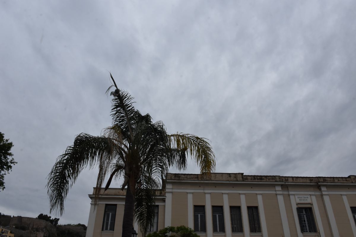 Καιρός αύριο: Συννεφιά και τοπικές βροχές, μέχρι 27 βαθμούς η θερμοκρασία