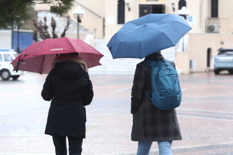 Καιρός σήμερα: Βροχές και καταιγίδες σε όλη τη χώρα, ισχυροί άνεμοι 8 μποφόρ στο Αιγαίο