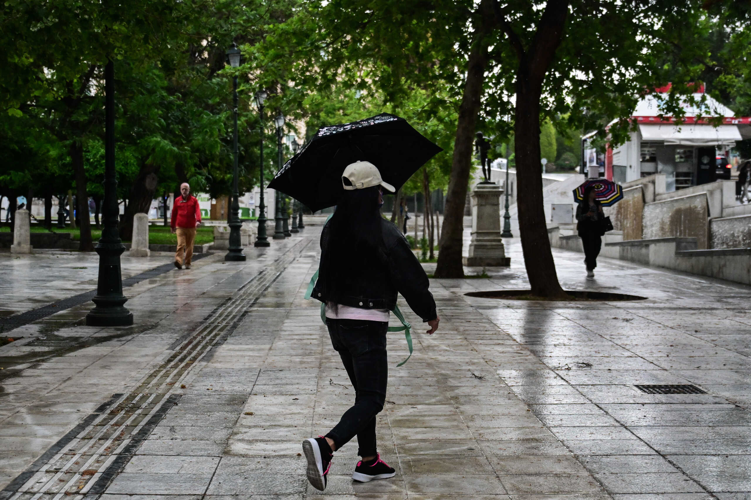 Βροχή στην Αθήνα, Παρασκευή 10 Μαΐου 2024. 
(ΚΩΣΤΑΣ ΤΖΟΥΜΑΣ