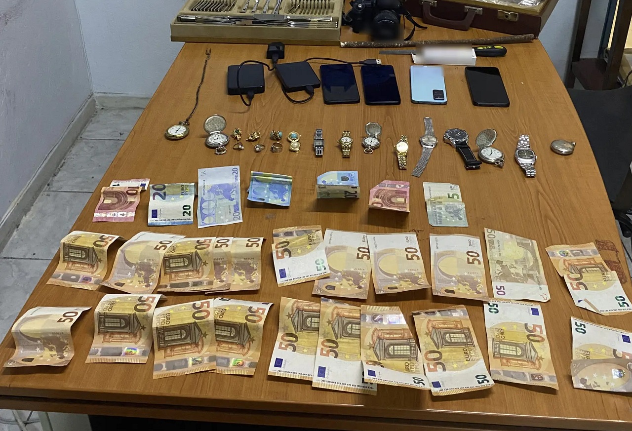 Σπείρα είχε ρημάξει σπίτι σε Δάφνη και Ηλιούπολη, τρεις συλλήψεις