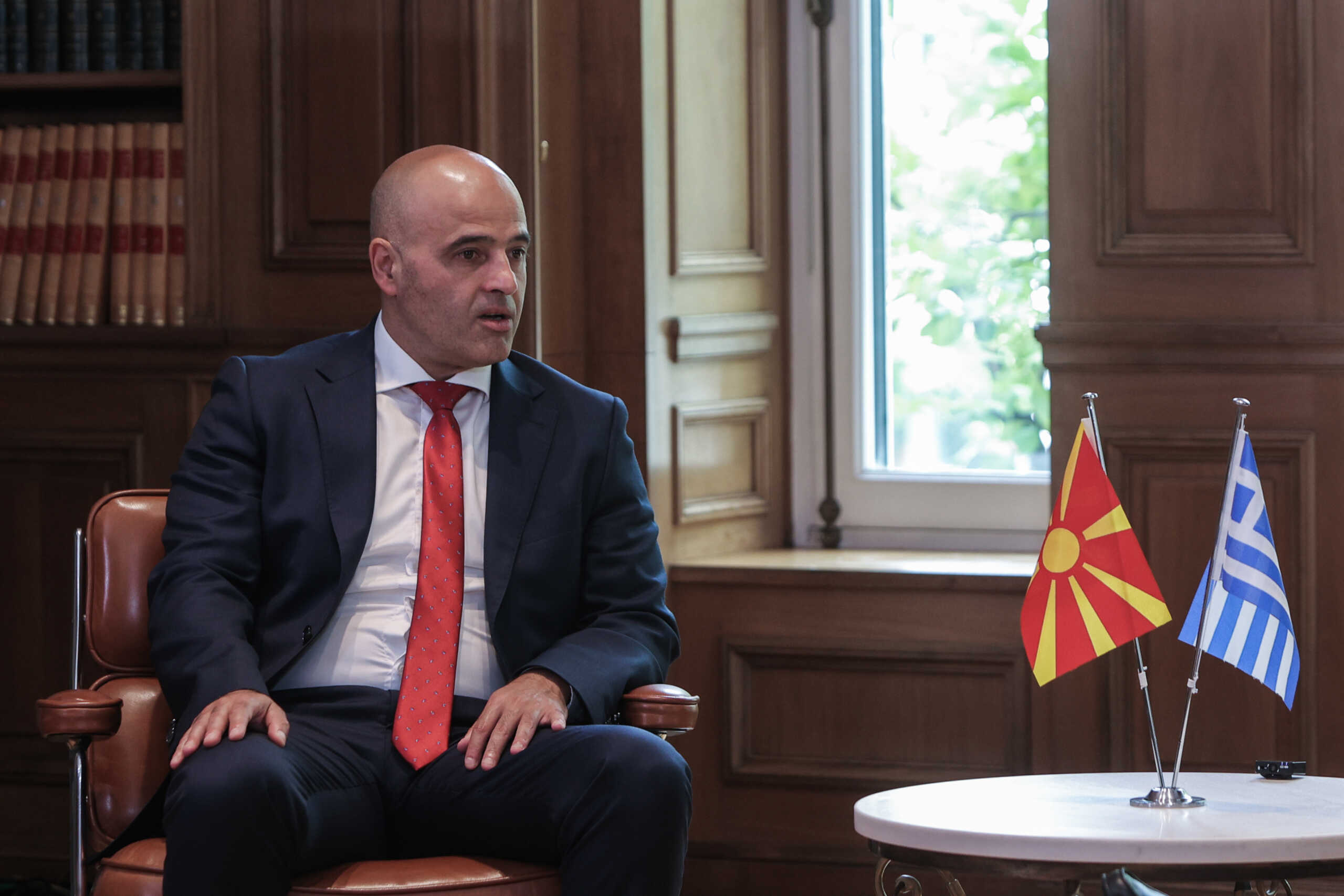 Συνάντηση του Πρωθυπουργού Κυριάκου Μητσοτάκη με τον Πρωθυπουργό της Δημοκρατίας της Βόρειας Μακεδονίας Ντίμιταρ Κοβατσέφσκι στο Μέγαρο Μαξίμου, Τρίτη 13 Σεπτεμβρίου 2022.
(ΒΑΣΙΛΗΣ ΡΕΜΠΑΠΗΣ
