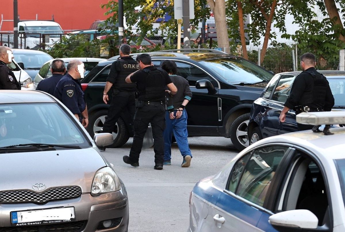 Λάρισα: Αιματηρή συμπλοκή σε διαμέρισμα πολυκατοικίας – Δύο άτομα στο νοσοκομείο 