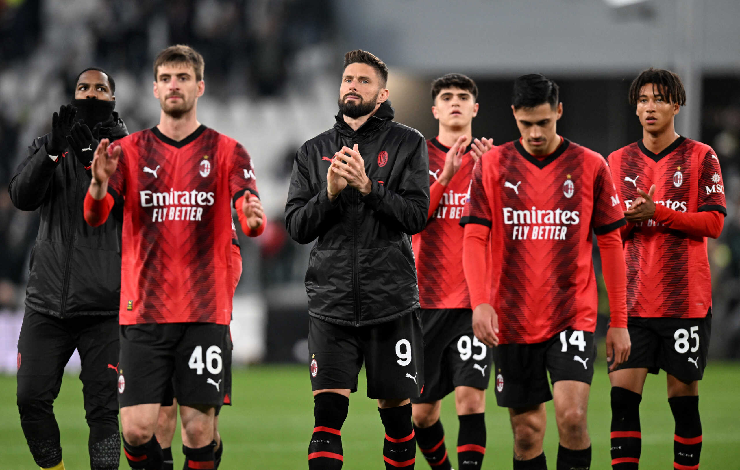 Soccer Football - Serie A - Juventus v AC Milan - Allianz Stadium, Turin, Italy - April 27, 2024 AC Milan's Olivier Giroud and teammates applaud fans after the match REUTERS