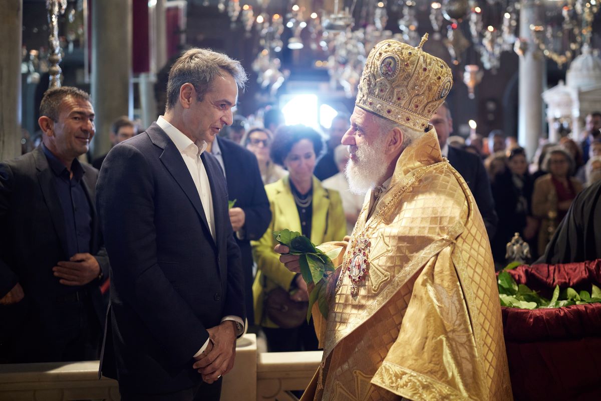 Κυριάκος Μητσοτάκης: Στην Πρώτη Ανάσταση στην Τήνο