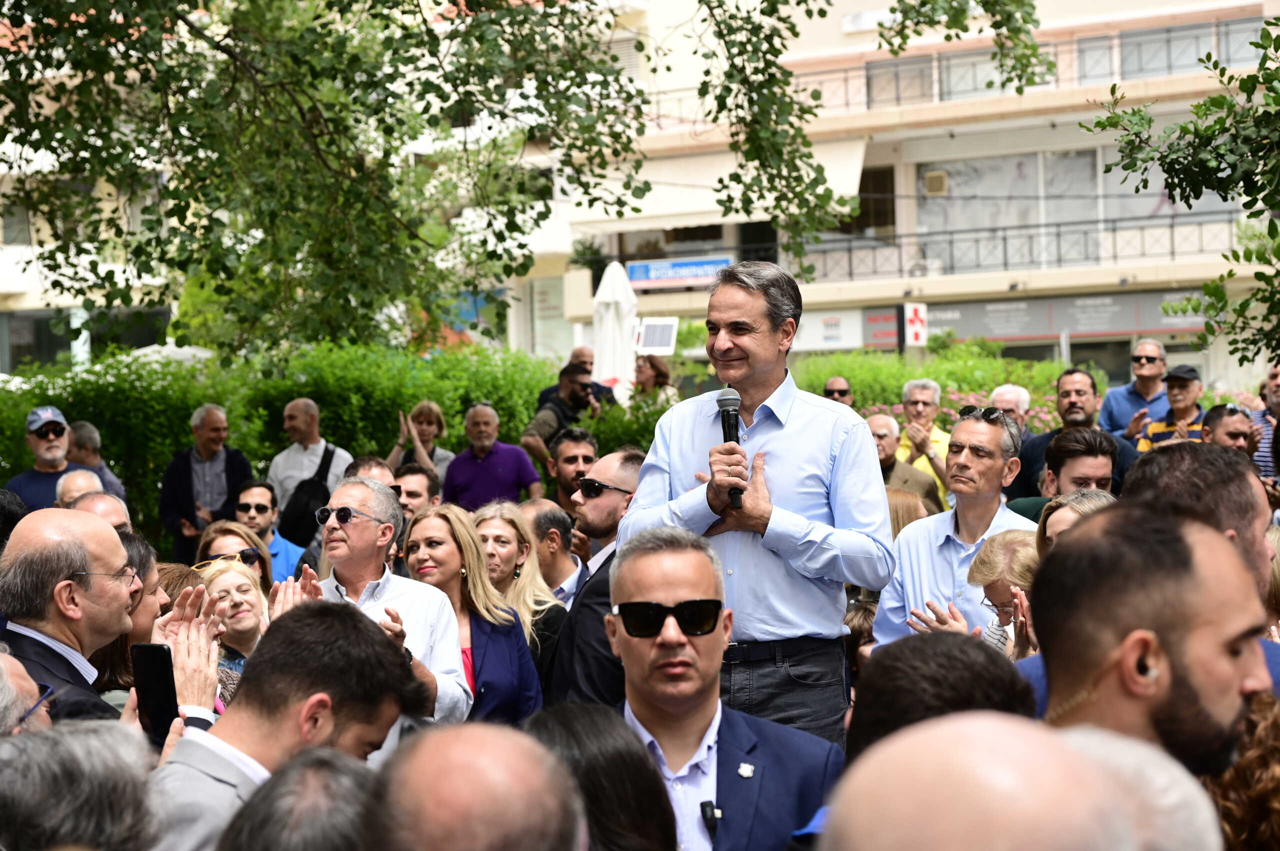 Επίσκεψη του Πρωθυπουργού Κυριάκου Μητσοτάκη στα Βριλησσια και ομιλία σε πολίτες στην πλατεία Ελευθερίας.  Σάββατο 18 Μαϊου 2024  (ΜΙΧΑΛΗΣ ΚΑΡΑΓΙΑΝΝΗΣ