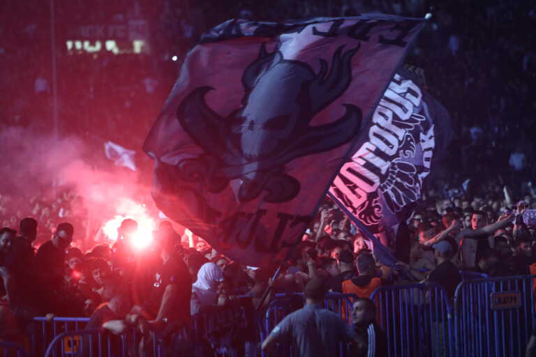 LIVE η απονομή του πρωταθλήματος στον ΠΑΟΚ σε μία κατάμεστη Τούμπα - Σήκωσαν την κούπα οι Θεσσαλονικείς