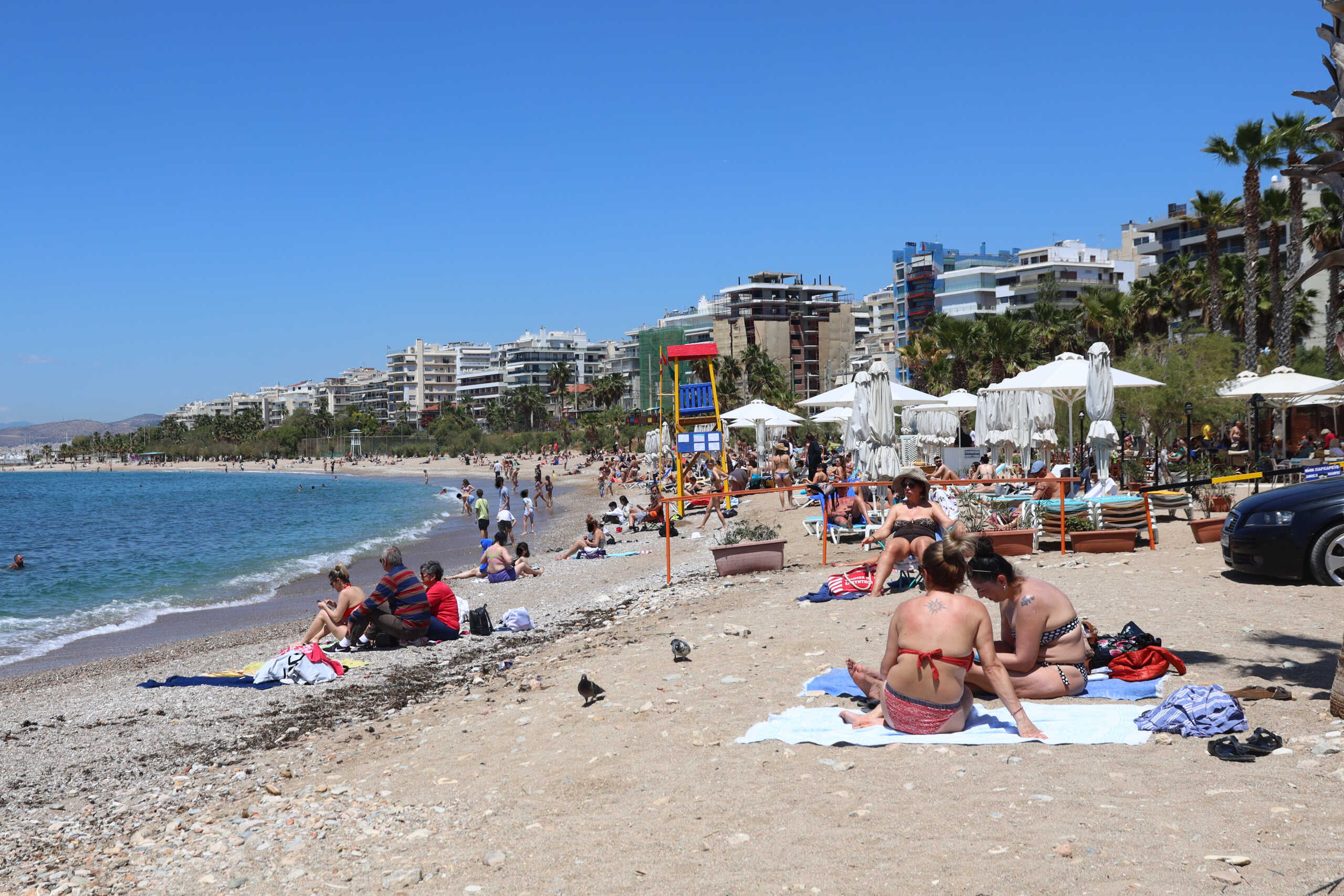 ΔΕΥΤΕΡΗ ΜΕΡΑ ΤΟΥ ΠΑΣΧΑ ΟΙ ΑΘΗΝΑΙΟΙ ΓΙΑ ΒΟΛΤΑ ΚΑΙ ΓΙΑ ΜΠΑΝΙΟ ΣΤΗ ΠΑΡΑΛΙΑ ΤΟΥ ΦΛΟΙΣΒΟΥ (ΓΙΑΝΝΗΣ ΠΑΝΑΓΟΠΟΥΛΟΣ